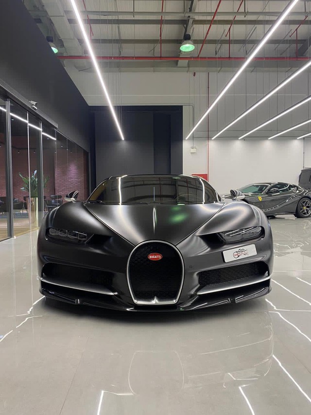 Doanh nghiệp Việt chào bán siêu phẩm Bugatti Chiron: Hàng hiếm với dàn áo carbon, mức giá gần 70 tỷ đồng 'rẻ' sốc - 5 Doanh nghiệp Việt chào bán siêu phẩm Bugatti Chiron: Hàng hiếm với dàn áo carbon, mức giá gần 70 tỷ đồng 'rẻ' sốc - 5