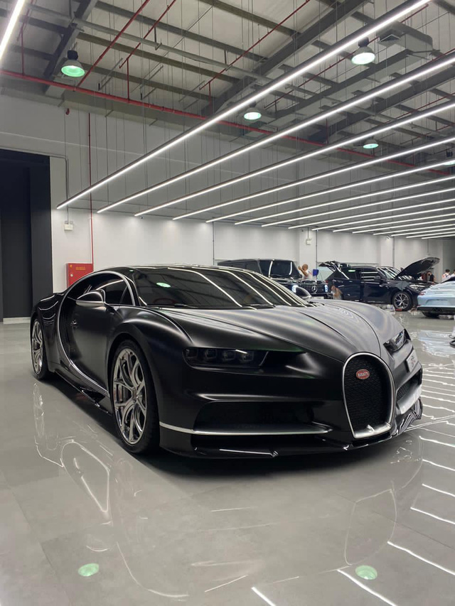 Doanh nghiệp Việt chào bán siêu phẩm Bugatti Chiron: Hàng hiếm với dàn áo carbon, mức giá gần 70 tỷ đồng 'rẻ' sốc Doanh nghiệp Việt chào bán siêu phẩm Bugatti Chiron: Hàng hiếm với dàn áo carbon, mức giá gần 70 tỷ đồng 'rẻ' sốc