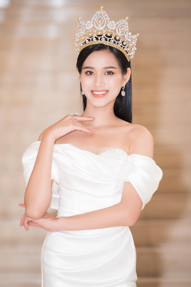 Viết tâm thư hậu đăng quang nhưng Tân Hoa hậu Đỗ Thị Hà đã bị cư dân mạng 'bóc' lỗi - 2 Viết tâm thư hậu đăng quang nhưng Tân Hoa hậu Đỗ Thị Hà đã bị cư dân mạng 'bóc' lỗi - 2