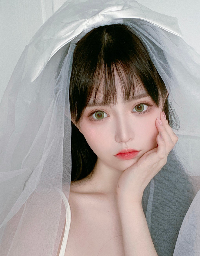 Loạt gái xinh triệu follow bị 'tố' sống ảo: Nhìn nhan sắc thật đố biết là cùng một người - 5 Loạt gái xinh triệu follow bị 'tố' sống ảo: Nhìn nhan sắc thật đố biết là cùng một người - 5