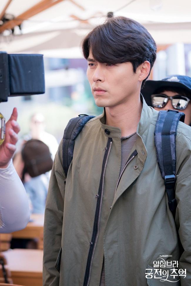 Hyun Bin gây sốt với bộ ảnh khoe cận gương mặt đẹp không góc chết, fan xuýt xoa vì nhan sắc quá cực phẩm - 16 Hyun Bin gây sốt với bộ ảnh khoe cận gương mặt đẹp không góc chết, fan xuýt xoa vì nhan sắc quá cực phẩm - 16