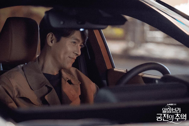 Hyun Bin gây sốt với bộ ảnh khoe cận gương mặt đẹp không góc chết, fan xuýt xoa vì nhan sắc quá cực phẩm - 1 Hyun Bin gây sốt với bộ ảnh khoe cận gương mặt đẹp không góc chết, fan xuýt xoa vì nhan sắc quá cực phẩm - 1