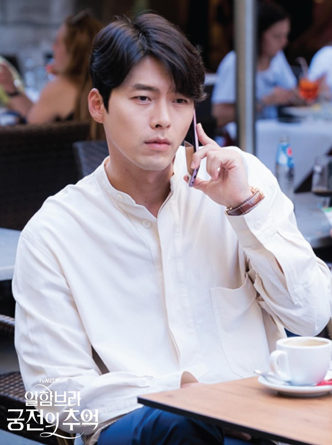 Hyun Bin gây sốt với bộ ảnh khoe cận gương mặt đẹp không góc chết, fan xuýt xoa vì nhan sắc quá cực phẩm - 13 Hyun Bin gây sốt với bộ ảnh khoe cận gương mặt đẹp không góc chết, fan xuýt xoa vì nhan sắc quá cực phẩm - 13
