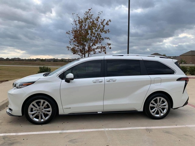 Toyota Sienna 2021 về Việt Nam: Xe gia đình sang chảnh dáng như SUV, giá gần 4,5 tỷ đồng ngang ngửa Lexus RX 350 - 1 Toyota Sienna 2021 về Việt Nam: Xe gia đình sang chảnh dáng như SUV, giá gần 4,5 tỷ đồng ngang ngửa Lexus RX 350 - 1