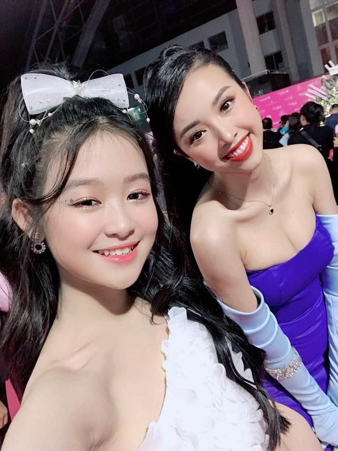 Tiểu mỹ nhân gây chú ý khi đọ sắc với loạt Hoa hậu, profile hoá ra cũng rất xịn sò - 2 Tiểu mỹ nhân gây chú ý khi đọ sắc với loạt Hoa hậu, profile hoá ra cũng rất xịn sò - 2