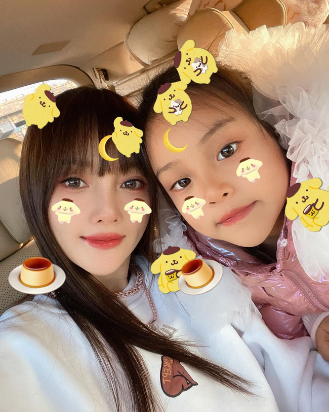Lý Tiểu Lộ đăng ảnh cùng con gái nhưng Giả Nãi Lượng lại được gọi tên vì điều này - 3 Lý Tiểu Lộ đăng ảnh cùng con gái nhưng Giả Nãi Lượng lại được gọi tên vì điều này - 3