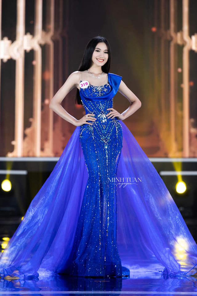 Không trở thành Hoa hậu nhưng: Doãn Hải My được... hoa của Hậu, Cẩm Đan gây ấn tượng cực mạnh và Diệu Linh hẹn hò con trai tỷ phú Không trở thành Hoa hậu nhưng: Doãn Hải My được... hoa của Hậu, Cẩm Đan gây ấn tượng cực mạnh và Diệu Linh hẹn hò con trai tỷ phú