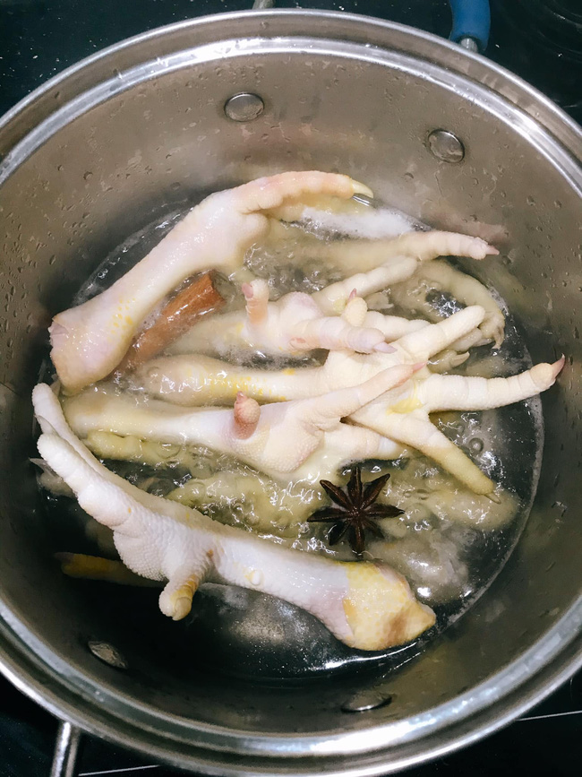 Từ da mụn thâm đen, người phụ nữ trẻ ra cả chục tuổi, da đẹp không tì vết nhờ món ăn quen thuộc siêu giàu collagen - 1 Từ da mụn thâm đen, người phụ nữ trẻ ra cả chục tuổi, da đẹp không tì vết nhờ món ăn quen thuộc siêu giàu collagen - 1