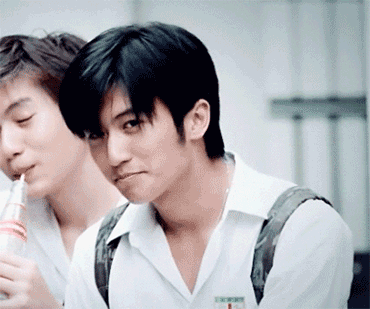Cả Weibo xôn xao với bức ảnh thời thơ ấu của một diễn viên nổi tiếng, ai cũng khẳng định là Quan Hiểu Đồng nhưng sự thực lại gây bất ngờ - 2 Cả Weibo xôn xao với bức ảnh thời thơ ấu của một diễn viên nổi tiếng, ai cũng khẳng định là Quan Hiểu Đồng nhưng sự thực lại gây bất ngờ - 2