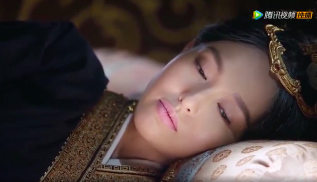 Yến Vân Đài lộ kết phim: Đường Yên bệnh nặng qua đời nhưng đến lúc mất mà mặt vẫn láng mịn vô lý? - 5 Yến Vân Đài lộ kết phim: Đường Yên bệnh nặng qua đời nhưng đến lúc mất mà mặt vẫn láng mịn vô lý? - 5