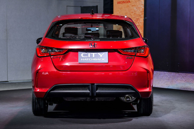 Ảnh thực tế Honda City Hatchback vừa ra mắt: Đẹp mỹ mãn, nhiều điểm mạnh để giành khách với Toyota Yaris nếu về Việt Nam - 4 Ảnh thực tế Honda City Hatchback vừa ra mắt: Đẹp mỹ mãn, nhiều điểm mạnh để giành khách với Toyota Yaris nếu về Việt Nam - 4