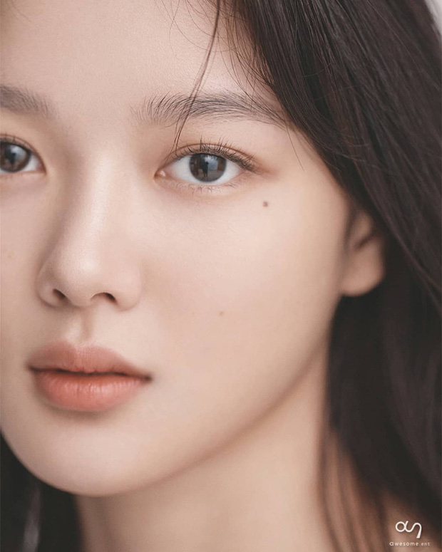 Knet phát sốt với loạt ảnh của Kim Yoo Jung khi về công ty mới, sao nhí đình đám một thời giờ đã là nữ thần nhan sắc thế hệ mới - 4 Knet phát sốt với loạt ảnh của Kim Yoo Jung khi về công ty mới, sao nhí đình đám một thời giờ đã là nữ thần nhan sắc thế hệ mới - 4
