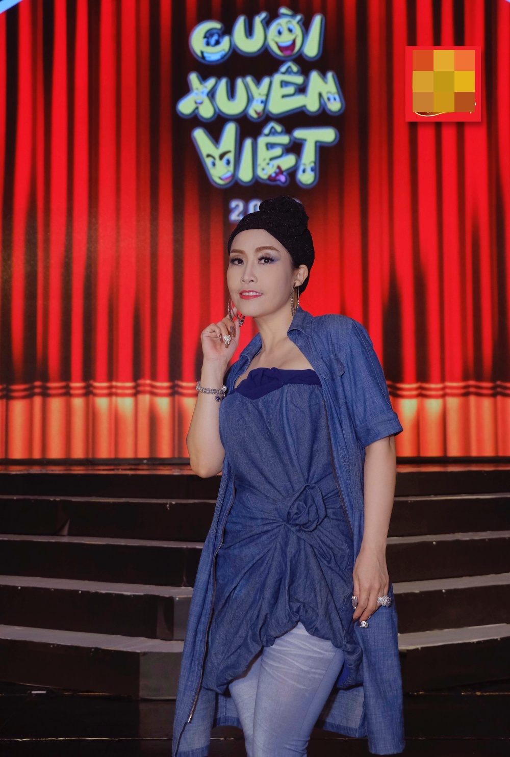 Kiều Oanh bị 'cà khịa' chuyện ca vọng cổ, Lê Dương Bảo Lâm giúp cô gái livestream bán hàng và đòi nợ vì bị quỵt cát-xê - 1 Kiều Oanh bị 'cà khịa' chuyện ca vọng cổ, Lê Dương Bảo Lâm giúp cô gái livestream bán hàng và đòi nợ vì bị quỵt cát-xê - 1