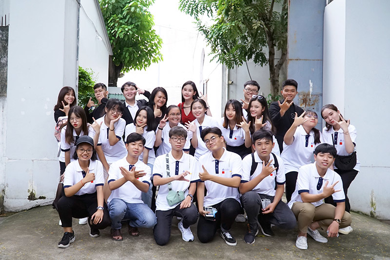 Ngân Anh vượt qua thị phi để trở thành 'nữ giảng viên sành điệu nhất' - 7 Ngân Anh vượt qua thị phi để trở thành 'nữ giảng viên sành điệu nhất' - 7