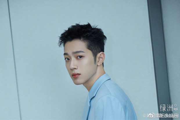 Guanlin (Wanna One) bị bóc tơi bời liên hoàn phốt: Khạc nhổ bừa bãi, lộ cả danh tính bạn gái sống chung hơn 10 tuổi? - 8 Guanlin (Wanna One) bị bóc tơi bời liên hoàn phốt: Khạc nhổ bừa bãi, lộ cả danh tính bạn gái sống chung hơn 10 tuổi? - 8