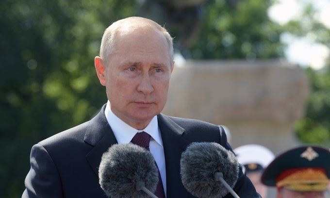 Putin chưa tiêm vaccine Sputnik V Putin chưa tiêm vaccine Sputnik V