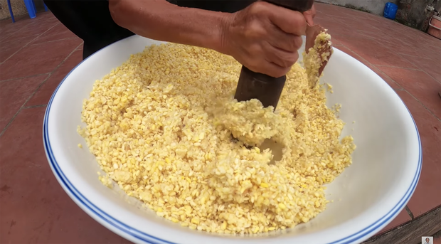 Bà Tân Vlog chia sẻ lý do đặc biệt khi làm bánh giầy gấc siêu to khổng lồ, nhiều người mới ngỡ ngàng nhận ra có ngày Tết 10/10 - 3 Bà Tân Vlog chia sẻ lý do đặc biệt khi làm bánh giầy gấc siêu to khổng lồ, nhiều người mới ngỡ ngàng nhận ra có ngày Tết 10/10 - 3
