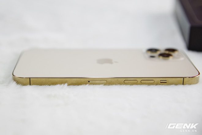 Trước giờ 'G' mở bán iPhone 12: Hàng xách tay dù giảm giá nhưng khả năng vẫn khó hút khách - 1 Trước giờ 'G' mở bán iPhone 12: Hàng xách tay dù giảm giá nhưng khả năng vẫn khó hút khách - 1