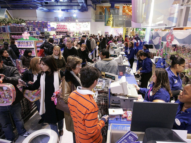 Những câu chuyện chứng minh Black Friday tạo ra một thế giới điên rồ và cuồng loạn nhất, theo lời kể của các nhân viên bán hàng - 1 Những câu chuyện chứng minh Black Friday tạo ra một thế giới điên rồ và cuồng loạn nhất, theo lời kể của các nhân viên bán hàng - 1