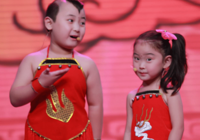 'Đứa bé trong tranh Tết' nổi tiếng nhờ vẻ đáng yêu, kiếm tiền nuôi cả gia đình rồi đột ngột qua đời, tất cả chỉ vì một câu nói của mẹ ruột - 5 'Đứa bé trong tranh Tết' nổi tiếng nhờ vẻ đáng yêu, kiếm tiền nuôi cả gia đình rồi đột ngột qua đời, tất cả chỉ vì một câu nói của mẹ ruột - 5