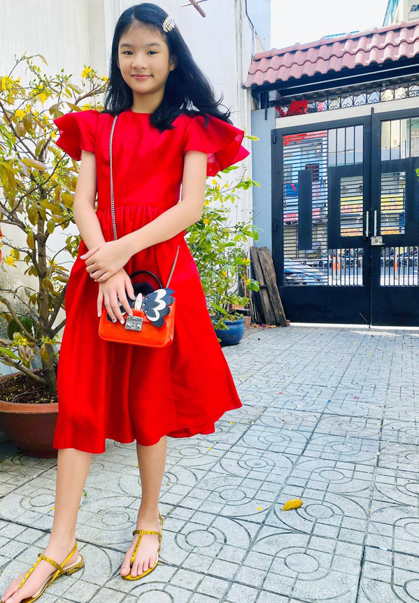 'Bình rượu mơ' của sao Việt: Mới 15 tuổi đã cao tới 1m70, dáng chuẩn hoa hậu tương lai nhưng bất ngờ nhất là phong cách thời trang - 2 'Bình rượu mơ' của sao Việt: Mới 15 tuổi đã cao tới 1m70, dáng chuẩn hoa hậu tương lai nhưng bất ngờ nhất là phong cách thời trang - 2