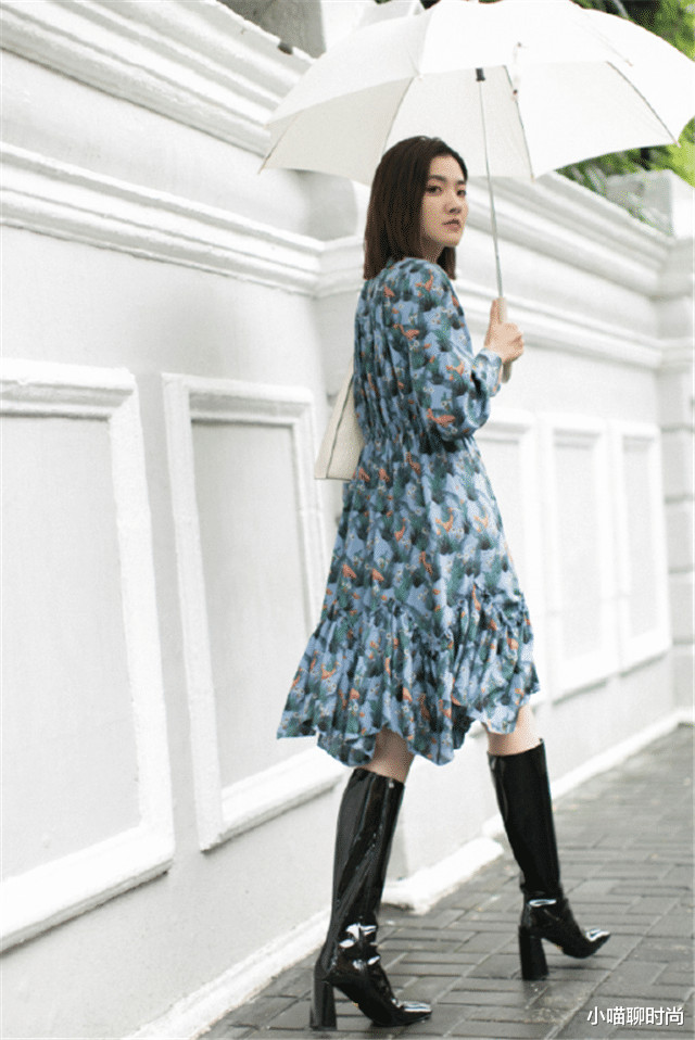 4 kiểu boots 'chấp' hết mọi thể loại giày cao gót về độ sang xịn, mùa Thu Đông nàng sành điệu nào cũng nên sắm - 8 4 kiểu boots 'chấp' hết mọi thể loại giày cao gót về độ sang xịn, mùa Thu Đông nàng sành điệu nào cũng nên sắm - 8