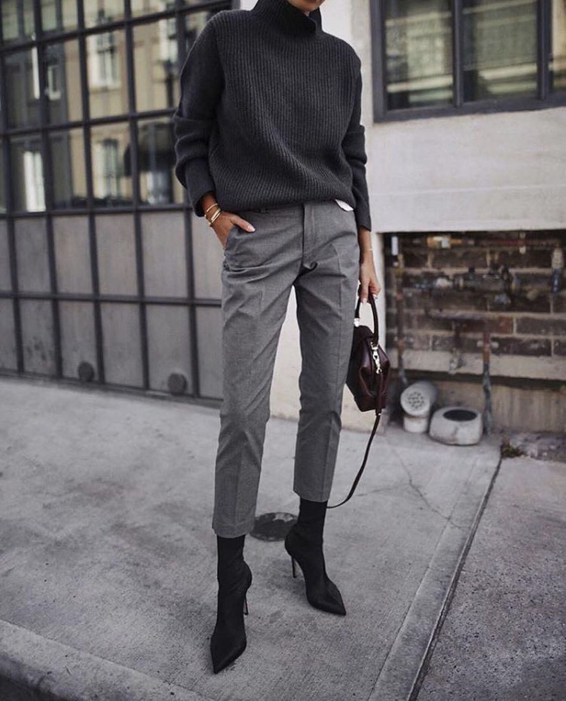 4 kiểu boots 'chấp' hết mọi thể loại giày cao gót về độ sang xịn, mùa Thu Đông nàng sành điệu nào cũng nên sắm - 5 4 kiểu boots 'chấp' hết mọi thể loại giày cao gót về độ sang xịn, mùa Thu Đông nàng sành điệu nào cũng nên sắm - 5