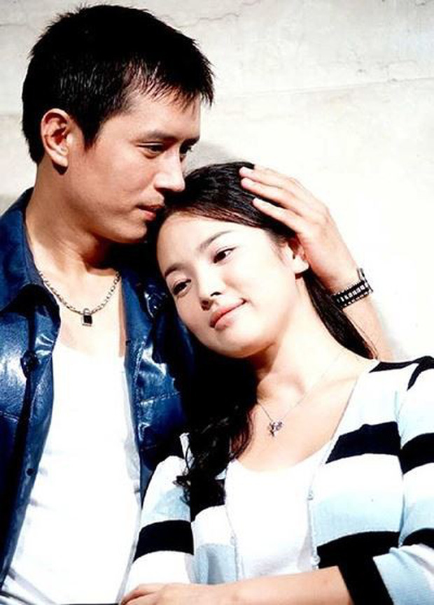 Tình đầu ít ai biết của Song Hye Kyo: CEO nhà SM nguyện cả đời bảo vệ nhưng toang, người yêu Á hậu người lấy tài tử và kết cục buồn Tình đầu ít ai biết của Song Hye Kyo: CEO nhà SM nguyện cả đời bảo vệ nhưng toang, người yêu Á hậu người lấy tài tử và kết cục buồn
