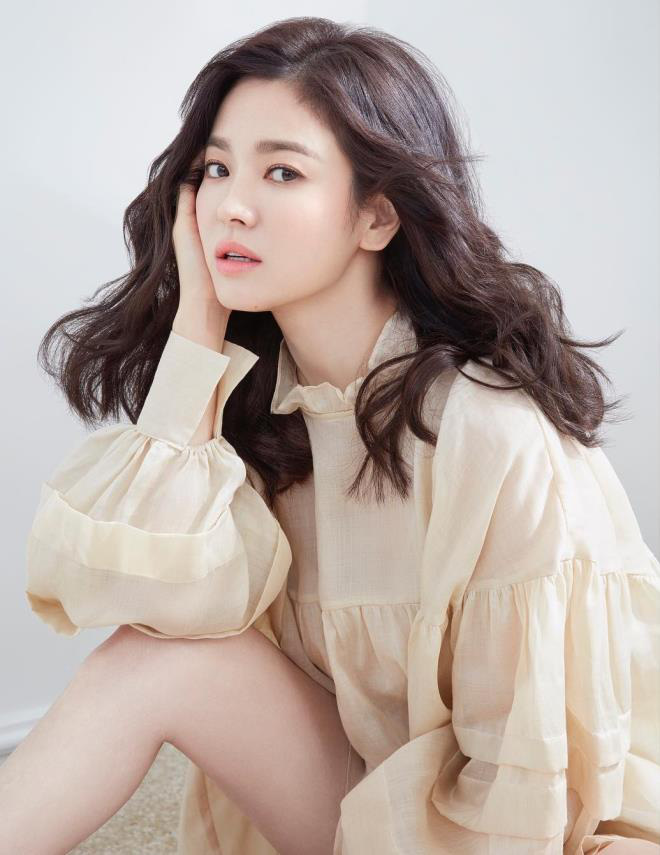 Tình đầu ít ai biết của Song Hye Kyo: CEO nhà SM nguyện cả đời bảo vệ nhưng toang, người yêu Á hậu người lấy tài tử và kết cục buồn - 5 Tình đầu ít ai biết của Song Hye Kyo: CEO nhà SM nguyện cả đời bảo vệ nhưng toang, người yêu Á hậu người lấy tài tử và kết cục buồn - 5
