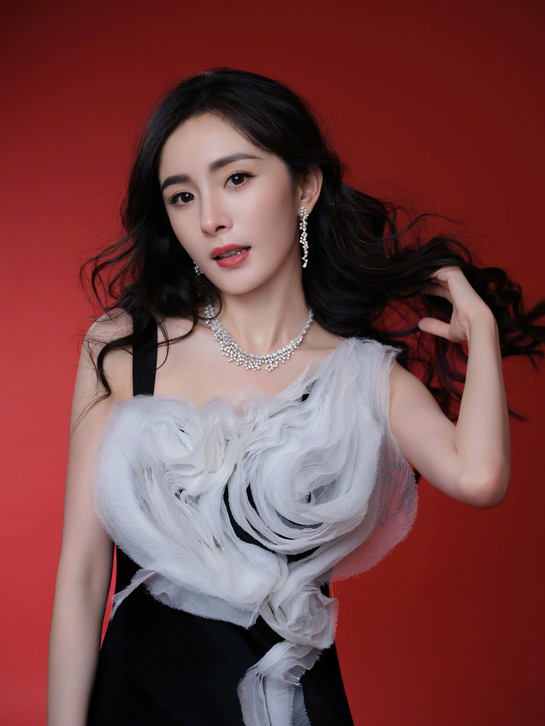 Mối tình đầu của dàn mỹ nhân Hoa ngữ: Đường Yên từng tự sát vì bạn trai trăng hoa, Dương Tử bị bắt gặp khóa môi mối tình đầu trên xe Mối tình đầu của dàn mỹ nhân Hoa ngữ: Đường Yên từng tự sát vì bạn trai trăng hoa, Dương Tử bị bắt gặp khóa môi mối tình đầu trên xe