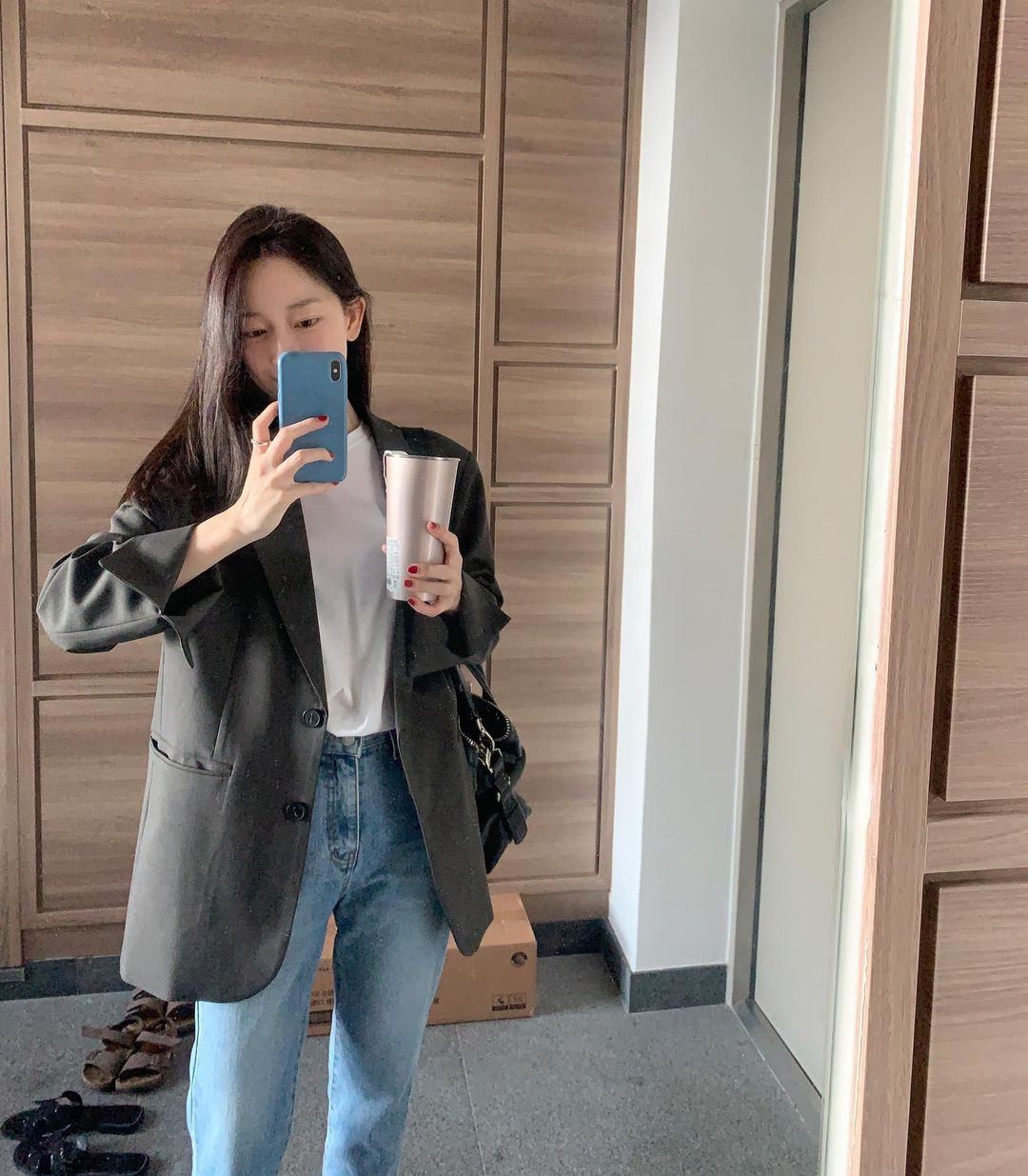 5 mẫu áo quá hợp để diện cùng blazer, bạn cần biết hết để không bao giờ thất bại trong chuyện mặc đẹp - 11 5 mẫu áo quá hợp để diện cùng blazer, bạn cần biết hết để không bao giờ thất bại trong chuyện mặc đẹp - 11