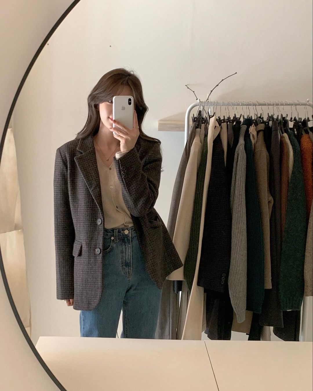 5 mẫu áo quá hợp để diện cùng blazer, bạn cần biết hết để không bao giờ thất bại trong chuyện mặc đẹp - 10 5 mẫu áo quá hợp để diện cùng blazer, bạn cần biết hết để không bao giờ thất bại trong chuyện mặc đẹp - 10