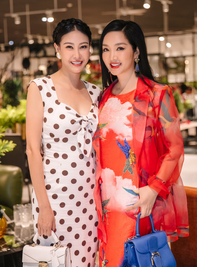Bạn trai Diva Hồng Nhung và bạn trai diễn viên múa Linh Nga chính thức lộ diện - 3 Bạn trai Diva Hồng Nhung và bạn trai diễn viên múa Linh Nga chính thức lộ diện - 3