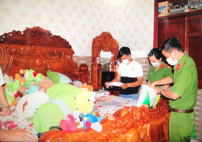 Chân dung 'bà trùm' Mười Tường đang bị truy nã đặc biệt - 1 Chân dung 'bà trùm' Mười Tường đang bị truy nã đặc biệt - 1
