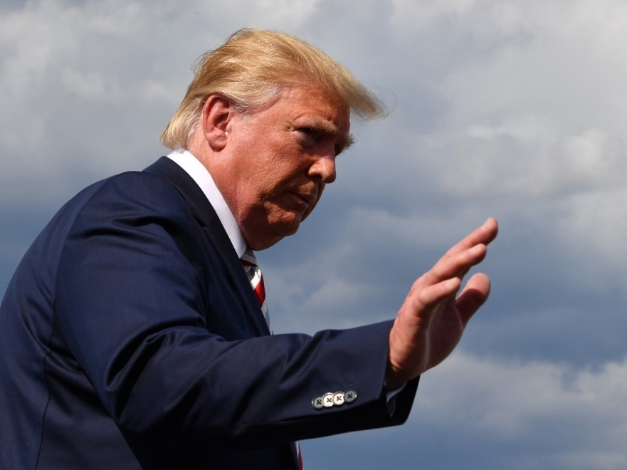Quan chức đảng Cộng Hòa nhận tin dương tính với Covid-19 khi đang họp với tổng thống Trump Quan chức đảng Cộng Hòa nhận tin dương tính với Covid-19 khi đang họp với tổng thống Trump