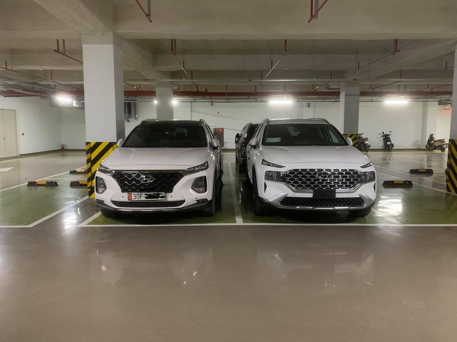 Hyundai Santa Fe 2021 bất ngờ xuất hiện tại Việt Nam: Đọ dáng với bản cũ, có thể sắp ra mắt? Hyundai Santa Fe 2021 bất ngờ xuất hiện tại Việt Nam: Đọ dáng với bản cũ, có thể sắp ra mắt?