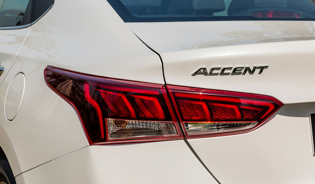 Ra mắt Hyundai Accent 2021 tại Việt Nam: Thêm tính năng mới lạ, giá cao nhất 542 triệu rẻ bất ngờ so với giá đại lý, phủ đầu Honda City - 5 Ra mắt Hyundai Accent 2021 tại Việt Nam: Thêm tính năng mới lạ, giá cao nhất 542 triệu rẻ bất ngờ so với giá đại lý, phủ đầu Honda City - 5