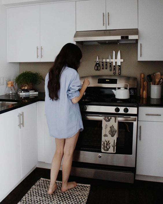 Phụ nữ thường xuyên thực hiện 6 việc này vào buổi tối sẽ cực khó giảm cân dù ăn uống rất ít - 1 Phụ nữ thường xuyên thực hiện 6 việc này vào buổi tối sẽ cực khó giảm cân dù ăn uống rất ít - 1