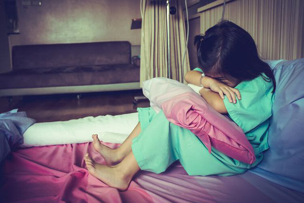 Bé gái 2 tuổi mắc bệnh bạch cầu phải hóa trị suốt 30 tháng, nguyên nhân xuất phát từ những món đồ quen thuộc - 2 Bé gái 2 tuổi mắc bệnh bạch cầu phải hóa trị suốt 30 tháng, nguyên nhân xuất phát từ những món đồ quen thuộc - 2