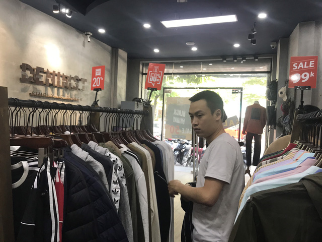 Hậu Black Friday, người dân 'phát bực' với chiêu trò giảm giá 'ảo' - 2 Hậu Black Friday, người dân 'phát bực' với chiêu trò giảm giá 'ảo' - 2