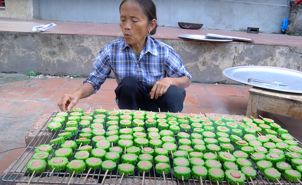 Sáng tạo món mới từ mướp đắng, Bà Tân Vlog khiến dân tình méo mặt vì cách làm quá sai Sáng tạo món mới từ mướp đắng, Bà Tân Vlog khiến dân tình méo mặt vì cách làm quá sai