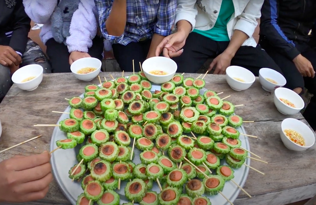 Sáng tạo món mới từ mướp đắng, Bà Tân Vlog khiến dân tình méo mặt vì cách làm quá sai - 1 Sáng tạo món mới từ mướp đắng, Bà Tân Vlog khiến dân tình méo mặt vì cách làm quá sai - 1