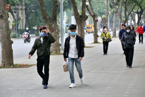 Người Hà Nội 'kích hoạt' trạng thái phòng dịch Covid-19 sau khi TP.HCM có ca nhiễm cộng đồng - 2 Người Hà Nội 'kích hoạt' trạng thái phòng dịch Covid-19 sau khi TP.HCM có ca nhiễm cộng đồng - 2