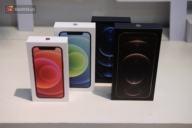 2 màu hot của iPhone 12 Pro Max bản VN/A bắt đầu về hàng 'dồi dào' tại các đại lý sau thời gian khan hiếm 2 màu hot của iPhone 12 Pro Max bản VN/A bắt đầu về hàng 'dồi dào' tại các đại lý sau thời gian khan hiếm