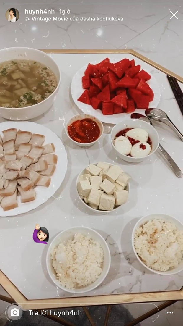 Nhật Lê - 'tình cũ' Quang Hải khoe mâm cơm tự nấu sang xịn như nhà hàng, so với cơm Huỳnh Anh nấu quả là khác nhau trời vực! - 4 Nhật Lê - 'tình cũ' Quang Hải khoe mâm cơm tự nấu sang xịn như nhà hàng, so với cơm Huỳnh Anh nấu quả là khác nhau trời vực! - 4