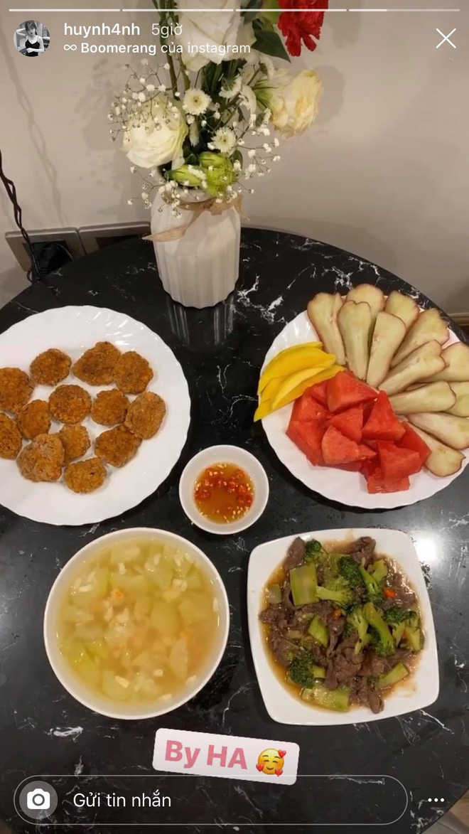 Nhật Lê - 'tình cũ' Quang Hải khoe mâm cơm tự nấu sang xịn như nhà hàng, so với cơm Huỳnh Anh nấu quả là khác nhau trời vực! - 2 Nhật Lê - 'tình cũ' Quang Hải khoe mâm cơm tự nấu sang xịn như nhà hàng, so với cơm Huỳnh Anh nấu quả là khác nhau trời vực! - 2