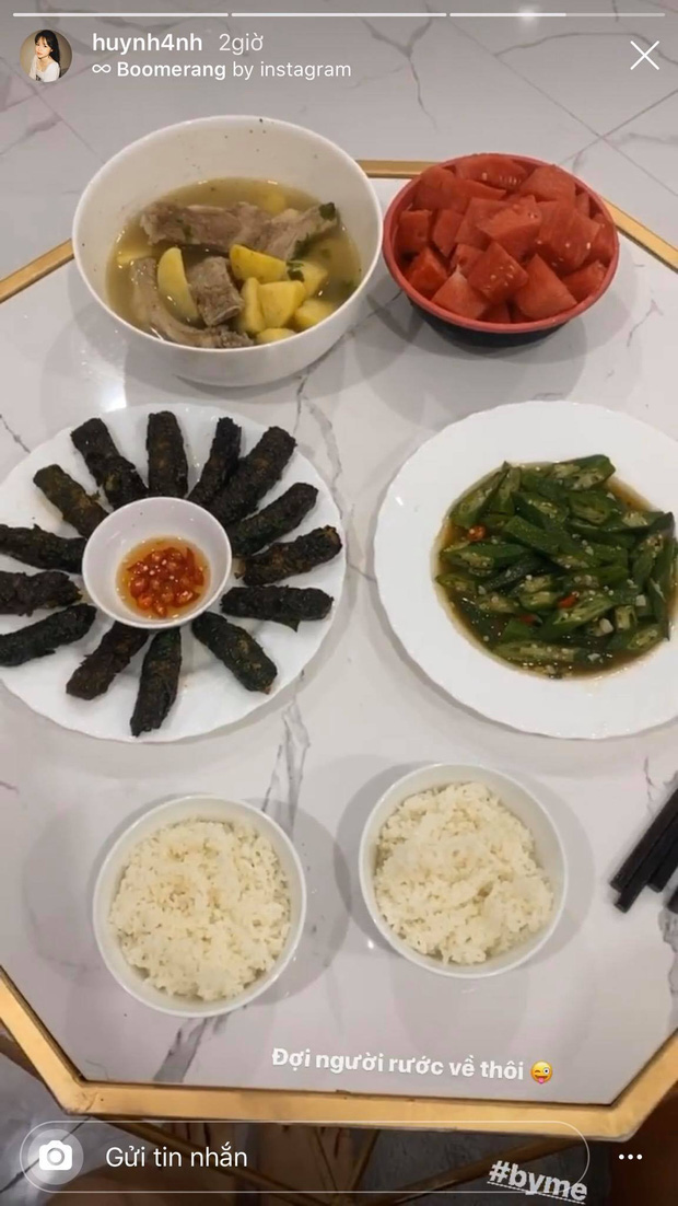 Nhật Lê - 'tình cũ' Quang Hải khoe mâm cơm tự nấu sang xịn như nhà hàng, so với cơm Huỳnh Anh nấu quả là khác nhau trời vực! - 1 Nhật Lê - 'tình cũ' Quang Hải khoe mâm cơm tự nấu sang xịn như nhà hàng, so với cơm Huỳnh Anh nấu quả là khác nhau trời vực! - 1