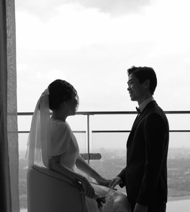 Lộ ảnh cưới hiếm của Công Phượng và Viên Minh: Cô dâu chú rể chỉ cần tựa vào nhau, bình dị mà sao nhìn muốn GATO thế này? - 2 Lộ ảnh cưới hiếm của Công Phượng và Viên Minh: Cô dâu chú rể chỉ cần tựa vào nhau, bình dị mà sao nhìn muốn GATO thế này? - 2