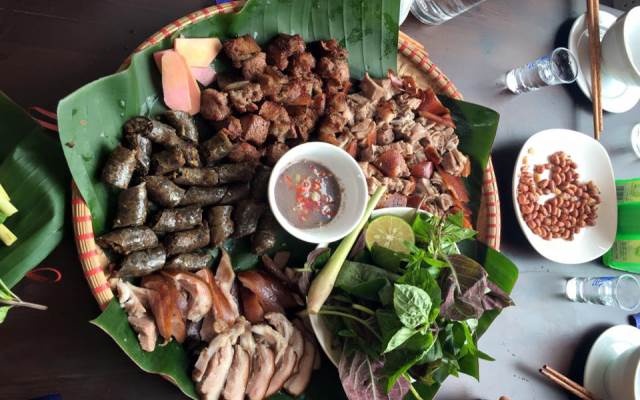 Vì sao thịt chó lại được coi là món ăn 'giải đen'? Vì sao thịt chó lại được coi là món ăn 'giải đen'?