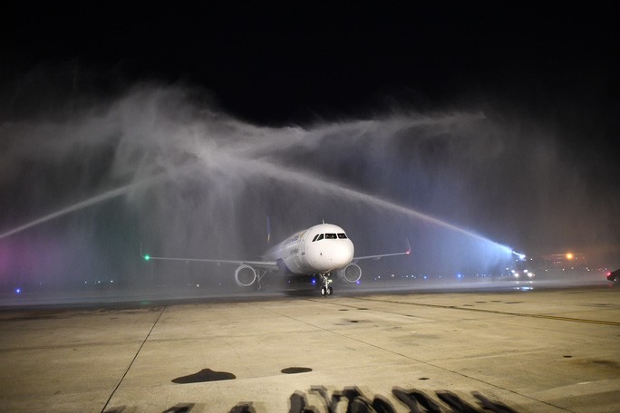 Cận cảnh máy bay đầu tiên và dàn tiếp viên của Vietravel Airlines ở sân bay Tân Sơn Nhất - 5 Cận cảnh máy bay đầu tiên và dàn tiếp viên của Vietravel Airlines ở sân bay Tân Sơn Nhất - 5